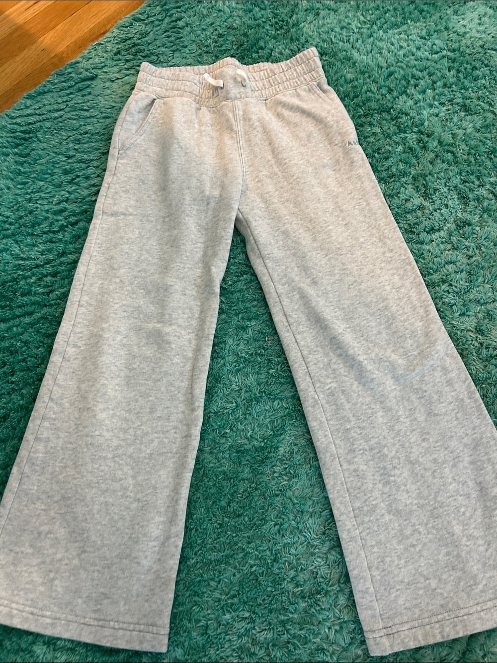 abercrombie kids light gray fleece wide leg sweatpants. 11/12